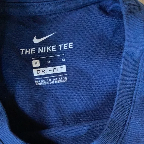 NEW! Men’s Nike Shirt - Picture 2 of 3